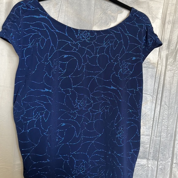 Ricki’s NWT tunic cap sleeve top with shimmer - Picture 8 of 9